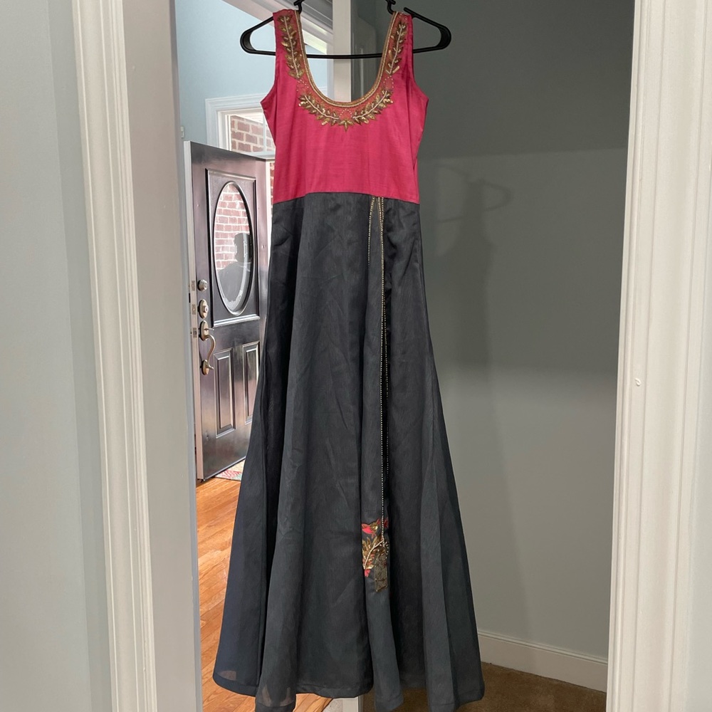 Indian outfit - Picture 1 of 1
